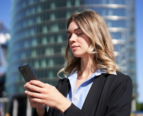 Lawyer using WhatsApp and a court judgment with personal data, illustrating a GDPR fine in Spain.