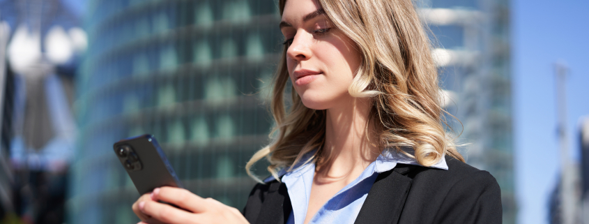 Lawyer using WhatsApp and a court judgment with personal data, illustrating a GDPR fine in Spain.